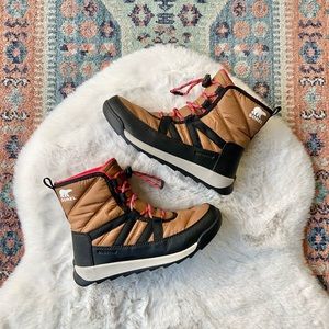 Sorel Whitney short lace up kids winter boot unisex youth size 4 cognac black